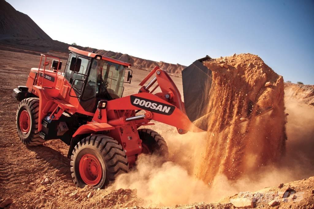 CUSHMAN SHUTTLE 4G pc_compacttractorattachments