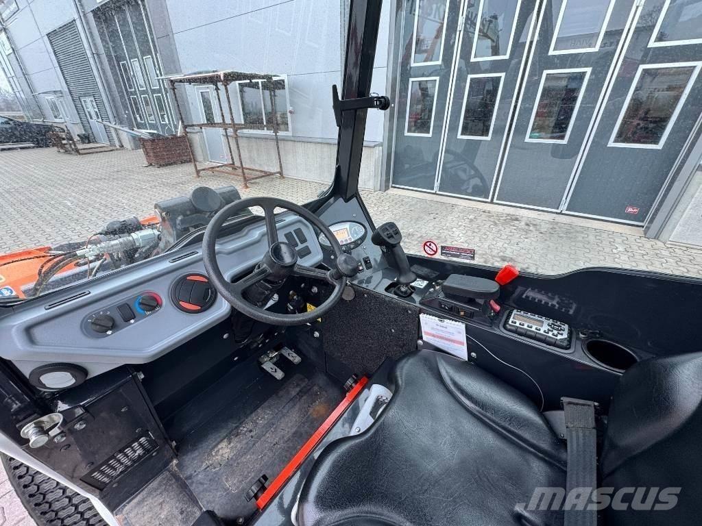  Bobcat L 28 pc_multipurposeloaders