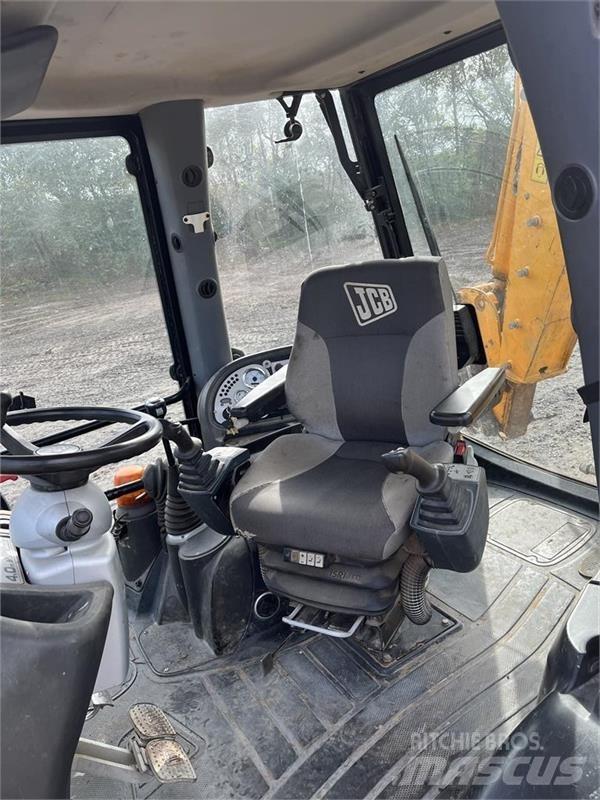 JCB 4CX pc_backhoeloaders