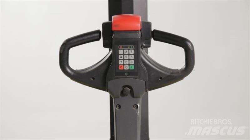 BT SWE080L pc_selfpropelledstackers
