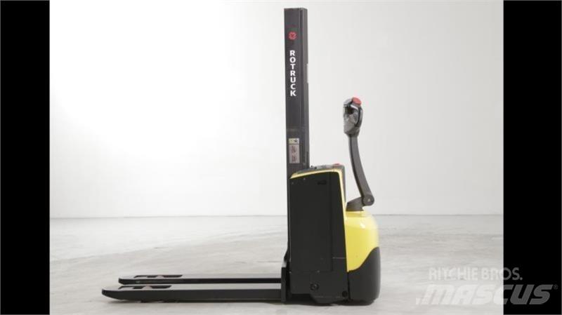 BT SWE080L pc_selfpropelledstackers