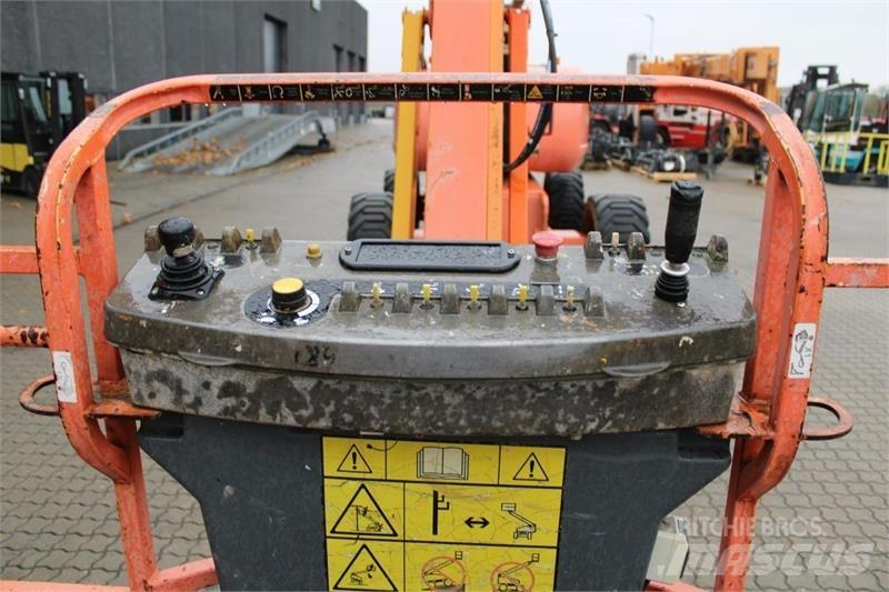 JLG 800AJ pc_articulatedboomlifts