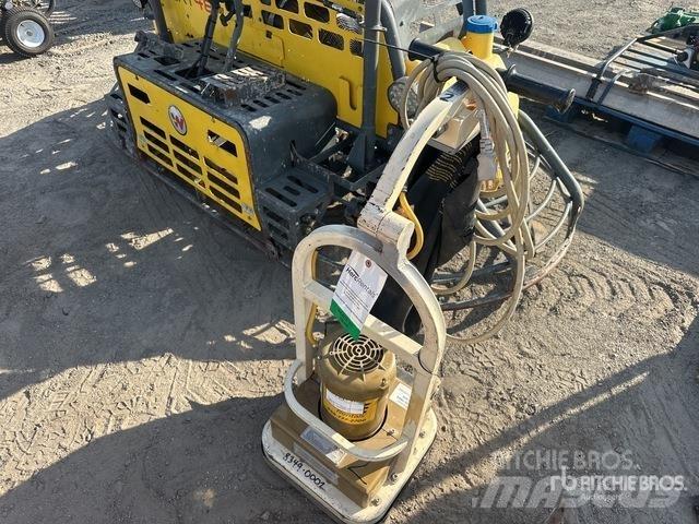  146 pc_SandSpreaders