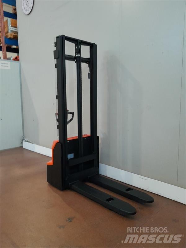 BT SHE100 pc_handpalletstackers