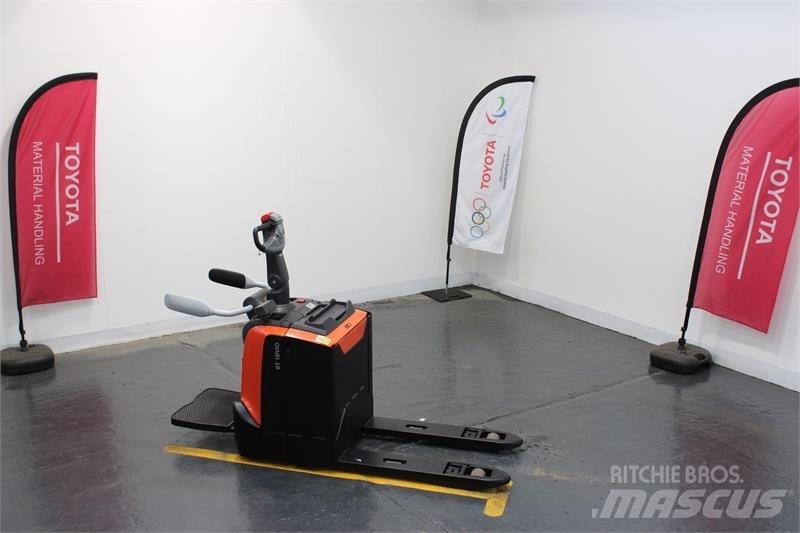 BT LPE200 pc_platformlowlifters