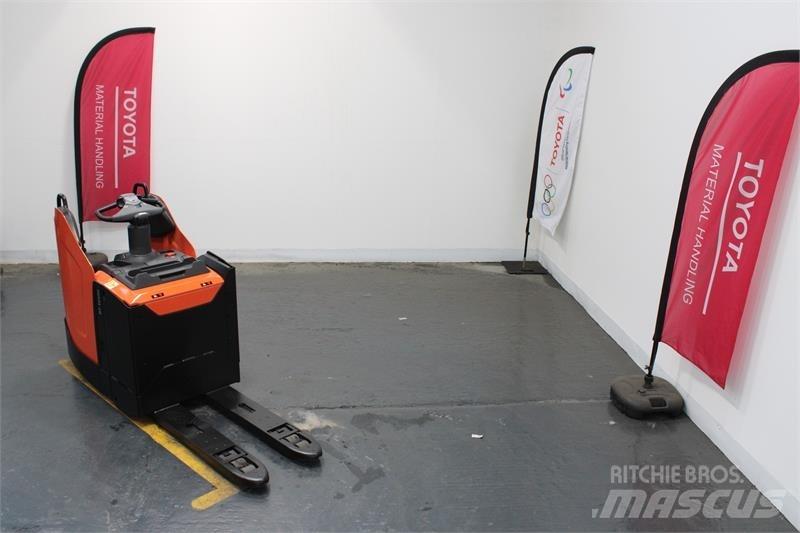 BT LPE200 pc_platformlowlifters