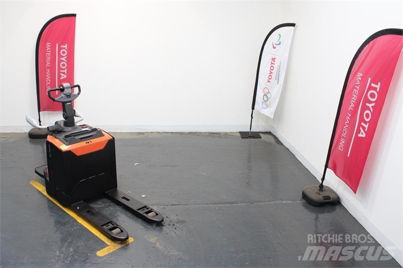 BT LPE200 pc_platformlowlifters