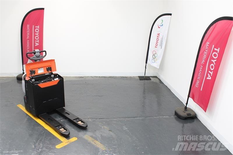 BT LPE250 pc_platformlowlifters